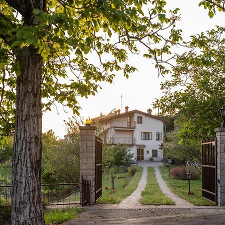 Apartma Oddih Dutovlje Exterior foto